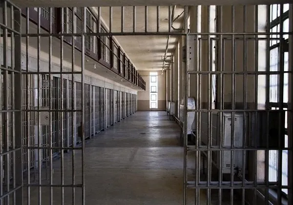 Com custo mensal acima de dois salários mínimos, Bahia é um dos estados com maior gasto por preso no país